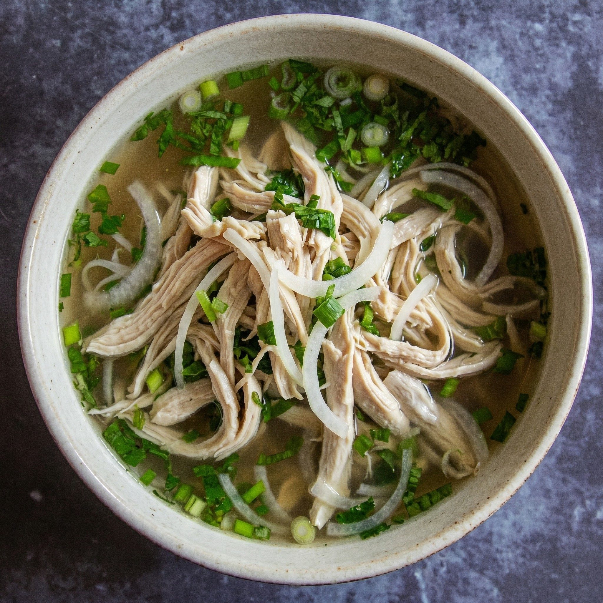 P10. Shredded Chicken Pho (Beef Broth).