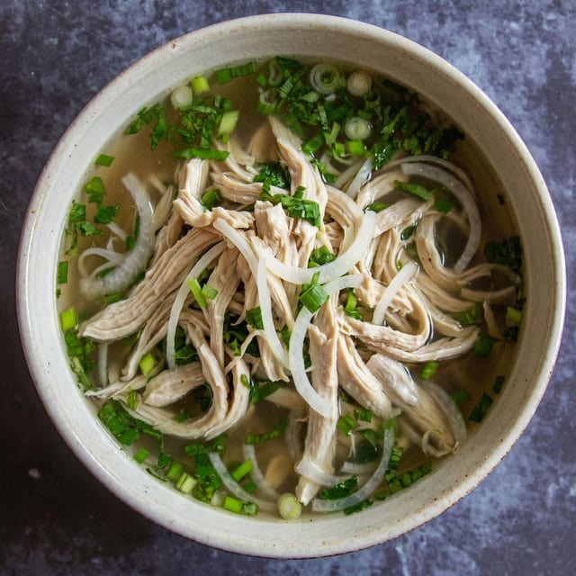 P10. Shredded Chicken Pho (Beef Broth).